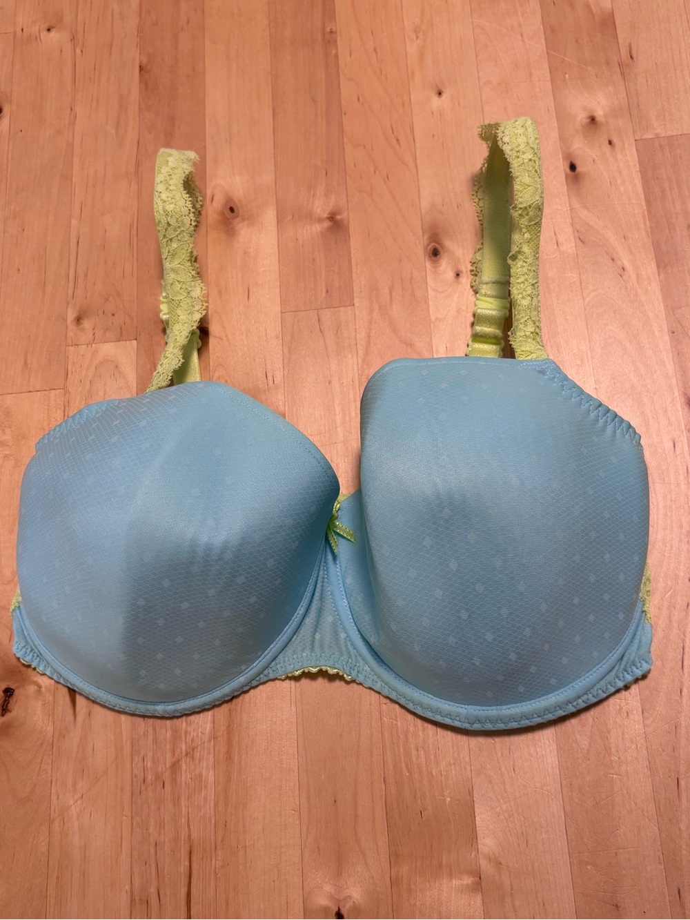 32 G - Convertible Turquoise and Lime Lace Bra